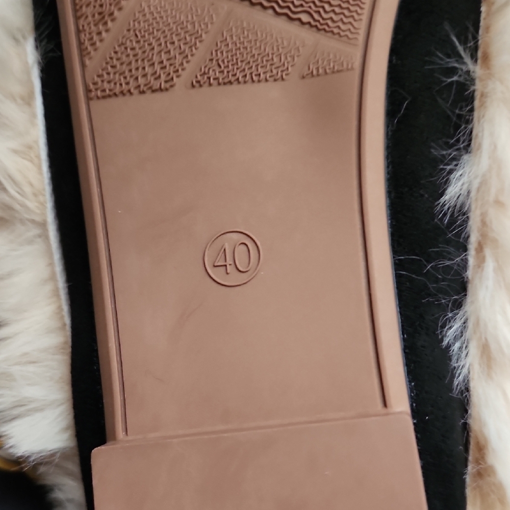 Elegant Fur Lined Luxury Mules With Gold Hardware - Picture 4 of 7